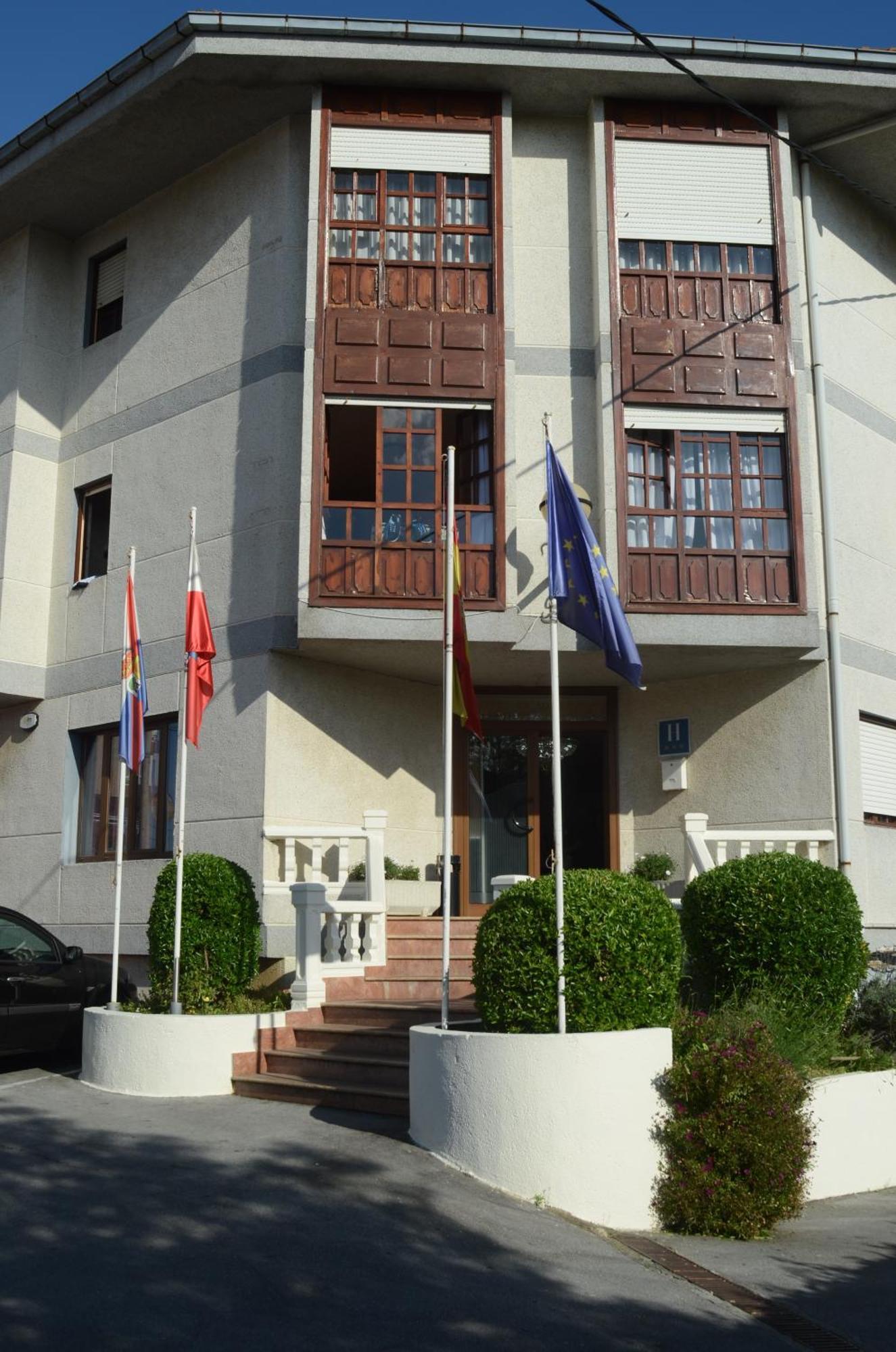 Hotel Surfances Суансес Экстерьер фото